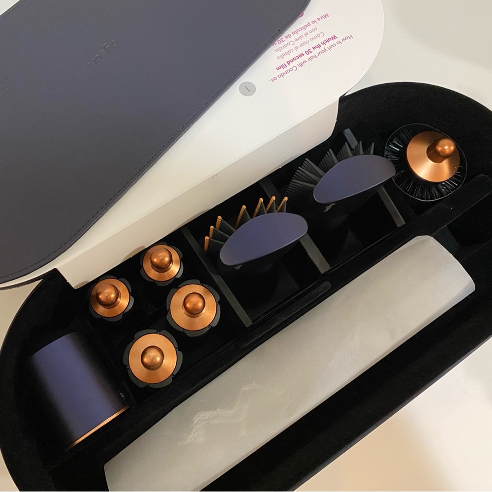 Dyson airwrap case and accessories